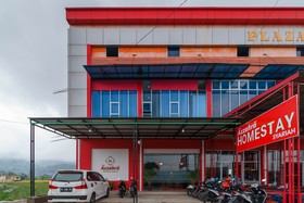 Azzahra Homestay by RedDoorz