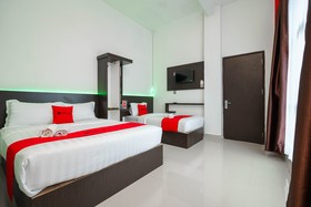 Azzahra Homestay by RedDoorz