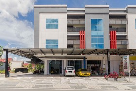 RedDoorz Syariah near Lubang Jepang Bukittinggi