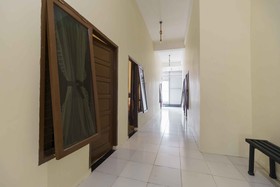 RedDoorz Syariah near Lubang Jepang Bukittinggi