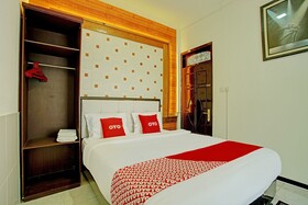 Zulyan Homestay Syariah by OYO