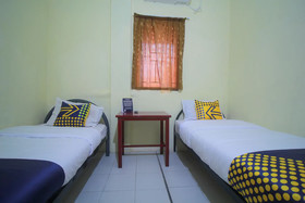Andys Nur Penginapan by OYO Rooms