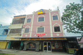 Andys Nur Penginapan by OYO Rooms