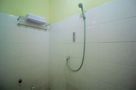 Andys Nur Penginapan by OYO Rooms