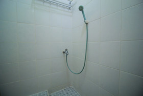 Andys Nur Penginapan by OYO Rooms