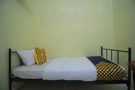 Andys Nur Penginapan by OYO Rooms