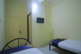 Andys Nur Penginapan by OYO Rooms