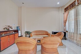 Lavina Guesthouse by OYO