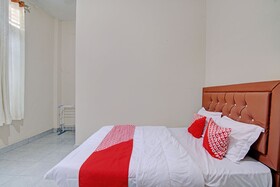 Lavina Guesthouse by OYO