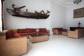 Hotel Lee by OYO Rooms