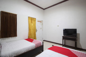 Hotel Lee by OYO Rooms