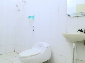 Almira Homestay Near Airport