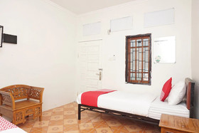 Intan Hotel by OYO Rooms