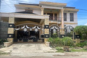 OYO 93502 Homestay Pakmuklis Syariah 2 Near Taman Mini Lhokseumawe