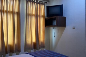 OYO 93502 Homestay Pakmuklis Syariah 2 Near Taman Mini Lhokseumawe