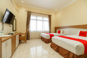 Hotel & Restaurant Sempurna by RedDoorz