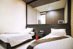 Candi Hotel