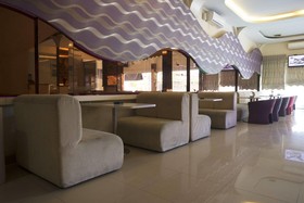 Candi Hotel
