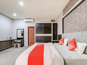 Capital O 90050 Raz Hotel And Convention
