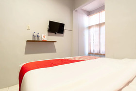 Medan Guest House by OYO Rooms