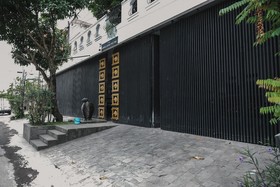 RedDoorz Plus near Universitas Darma Agung Medan
