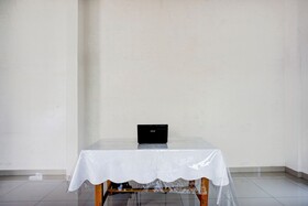 Spot ON 93947 Bahagia Guest House