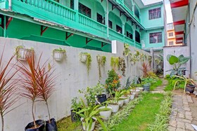 Spot On Onasis Family Inn