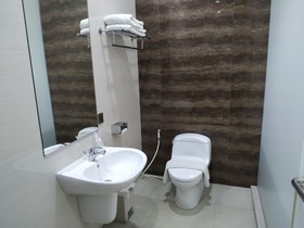 Thong's Inn - Convenient Transit Hotel