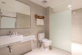 Travel Hub Hotel by OYO Rooms