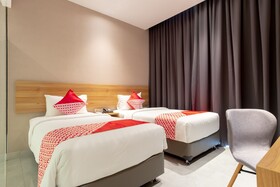 Travel Hub Hotel by OYO Rooms