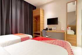 Travel Hub Hotel by OYO Rooms