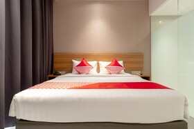Travel Hub Hotel by OYO Rooms