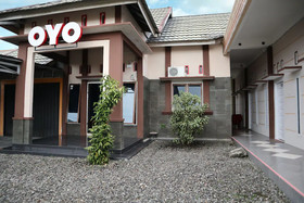 Delima Guest House Syariah by OYO Rooms
