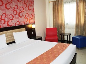 Grand Sari
