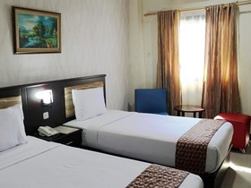Grand Sari