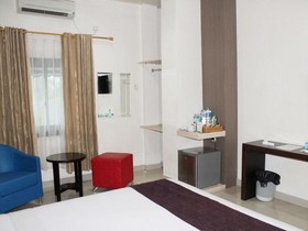 Grand Sari
