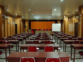 Grand Sari