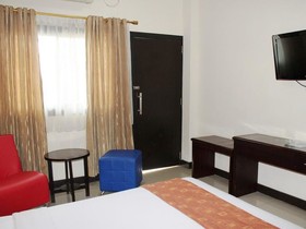 Grand Sari