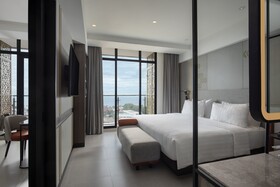 Hotel Santika Premiere Padang