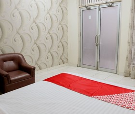 Lenggogeni House by OYO Rooms