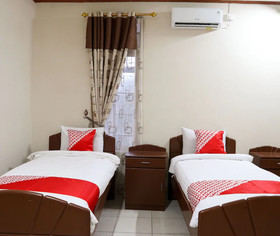 Lenggogeni House by OYO Rooms