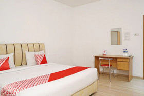 M Authentic Kost Man by OYO Rooms