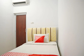 M Authentic Kost Man by OYO Rooms