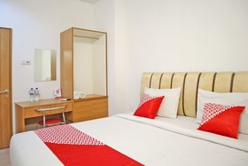 M Authentic Kost Man by OYO Rooms