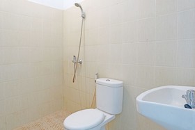 M Authentic Kost Man by OYO Rooms
