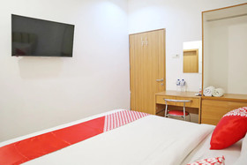 M Authentic Kost Man by OYO Rooms