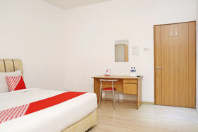 M Authentic Kost Man by OYO Rooms