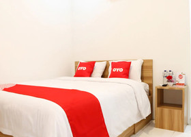 Monalisa Residence And Cafe by OYO Rooms