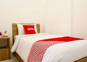 Monalisa Residence And Cafe by OYO Rooms