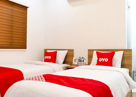 Monalisa Residence And Cafe by OYO Rooms